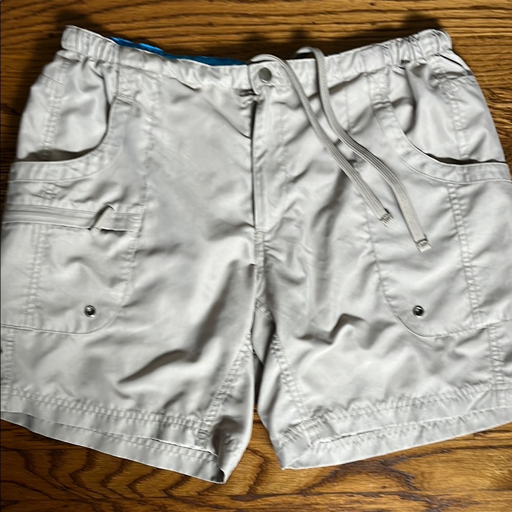 Alpine Design women’s Shorts, size M 
Beige with aqua band drawstring waist